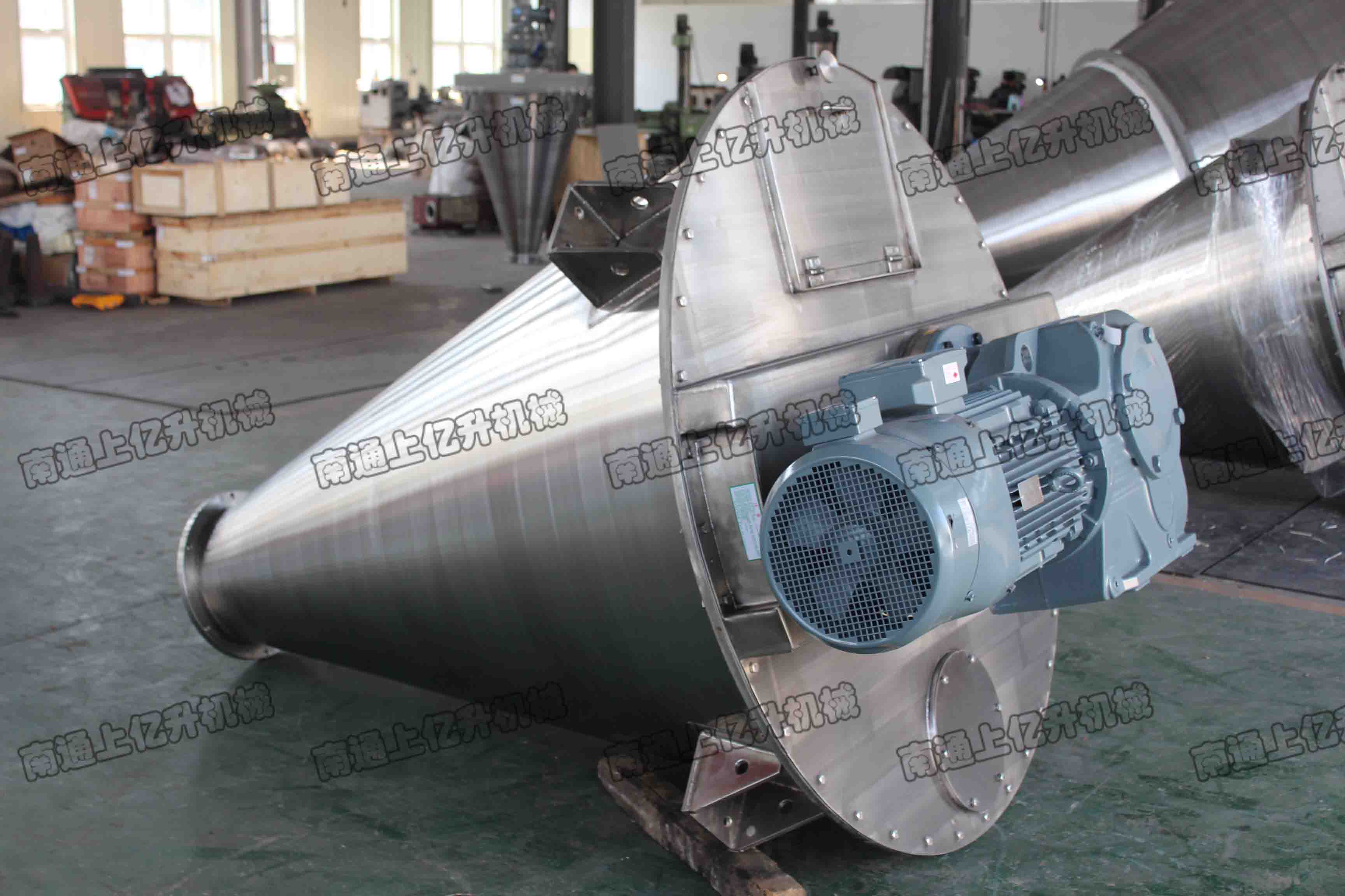 1.5m3多角變距錐形混合機